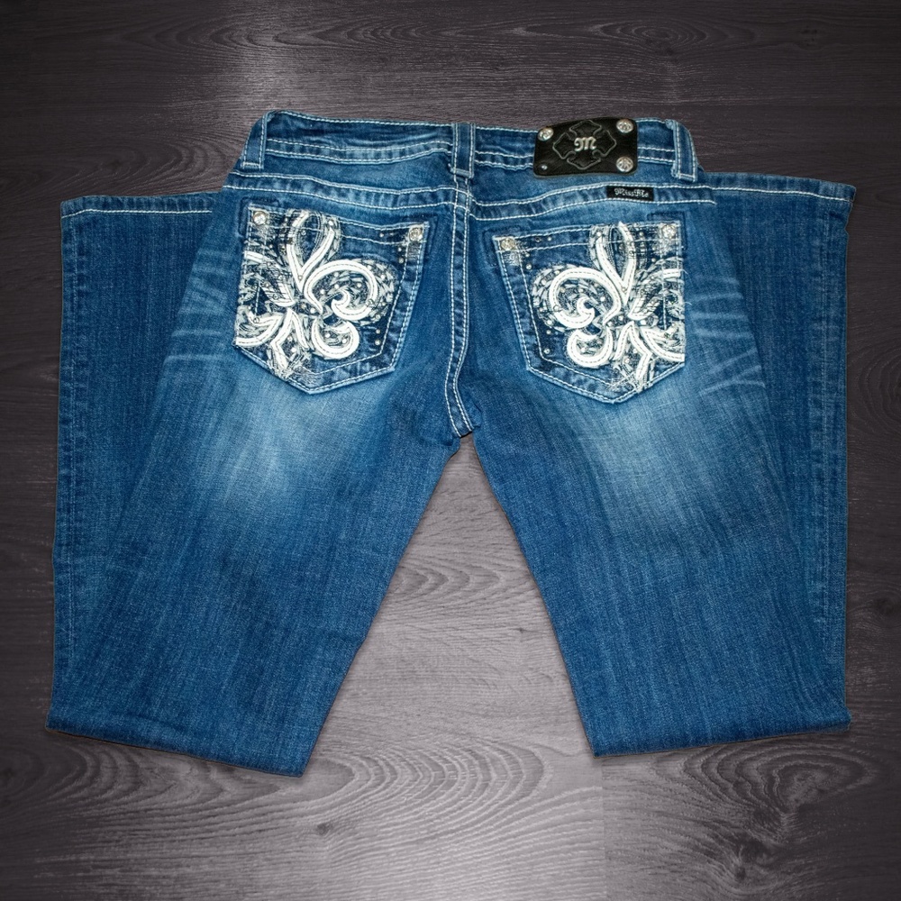 Miss Me ~ Bootcut ~ Size 28/34